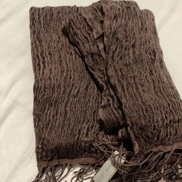 Liz Claiborne Scarf/ Wrap - Picture 6 of 12